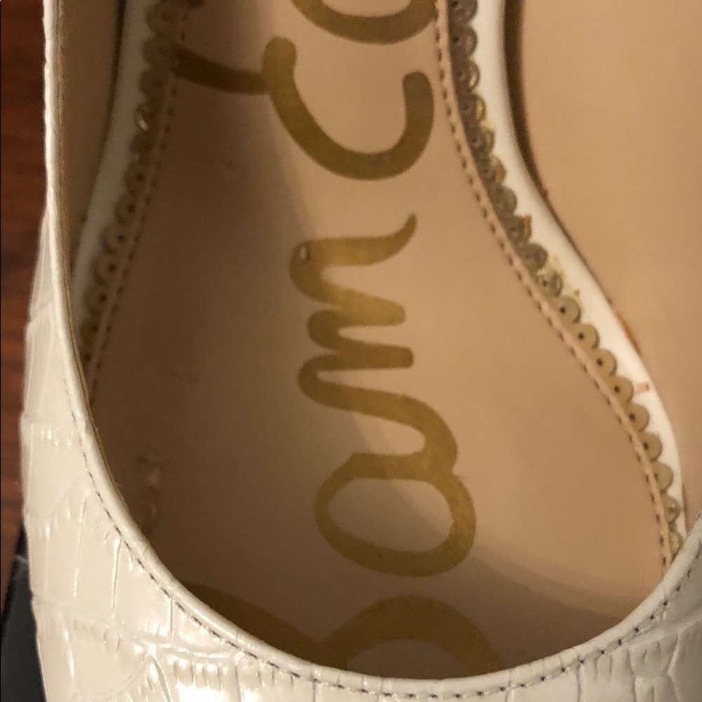 NWOT Sam Edelman Ivory Croc-Embossed Pointed Toe Leather Pumps - Picture 7 of 14
